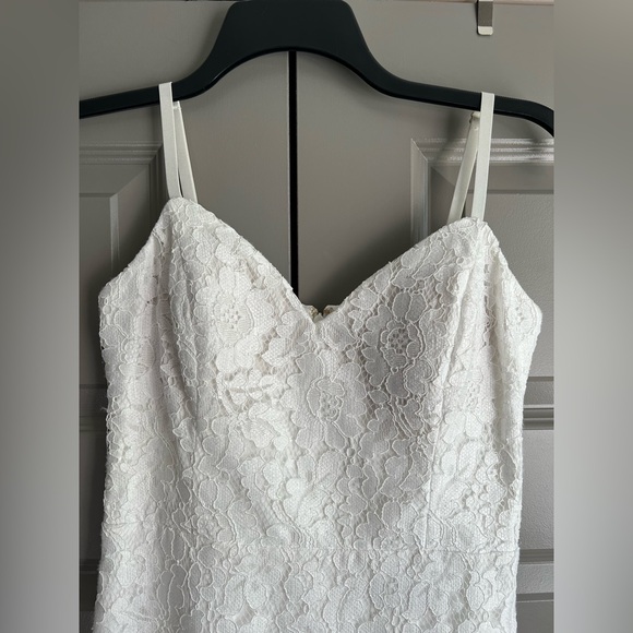 NWOT! Guess Floral Lace Trumpet Dress - Picture 5 of 7